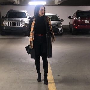 Meet your Posher, Leslie